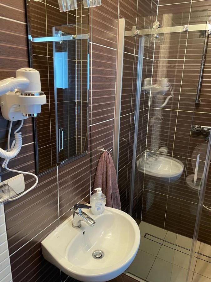 Irys 1 Apartment Tychy Ngoại thất bức ảnh